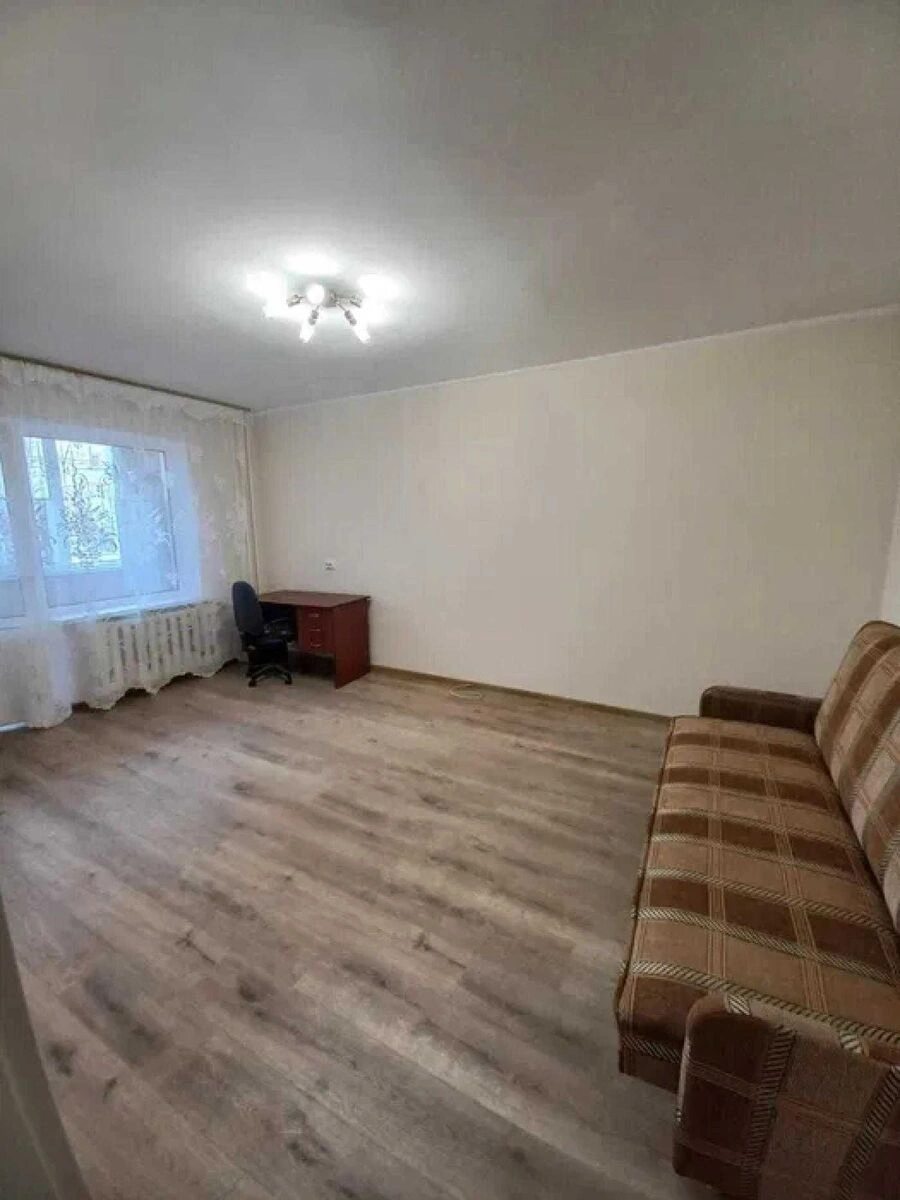 Сдам квартиру 1 комната, 42 m², 1 эт./14 этажей. 60, Володимира Івасюка просп. (Героїв Сталінграда), Киев. 