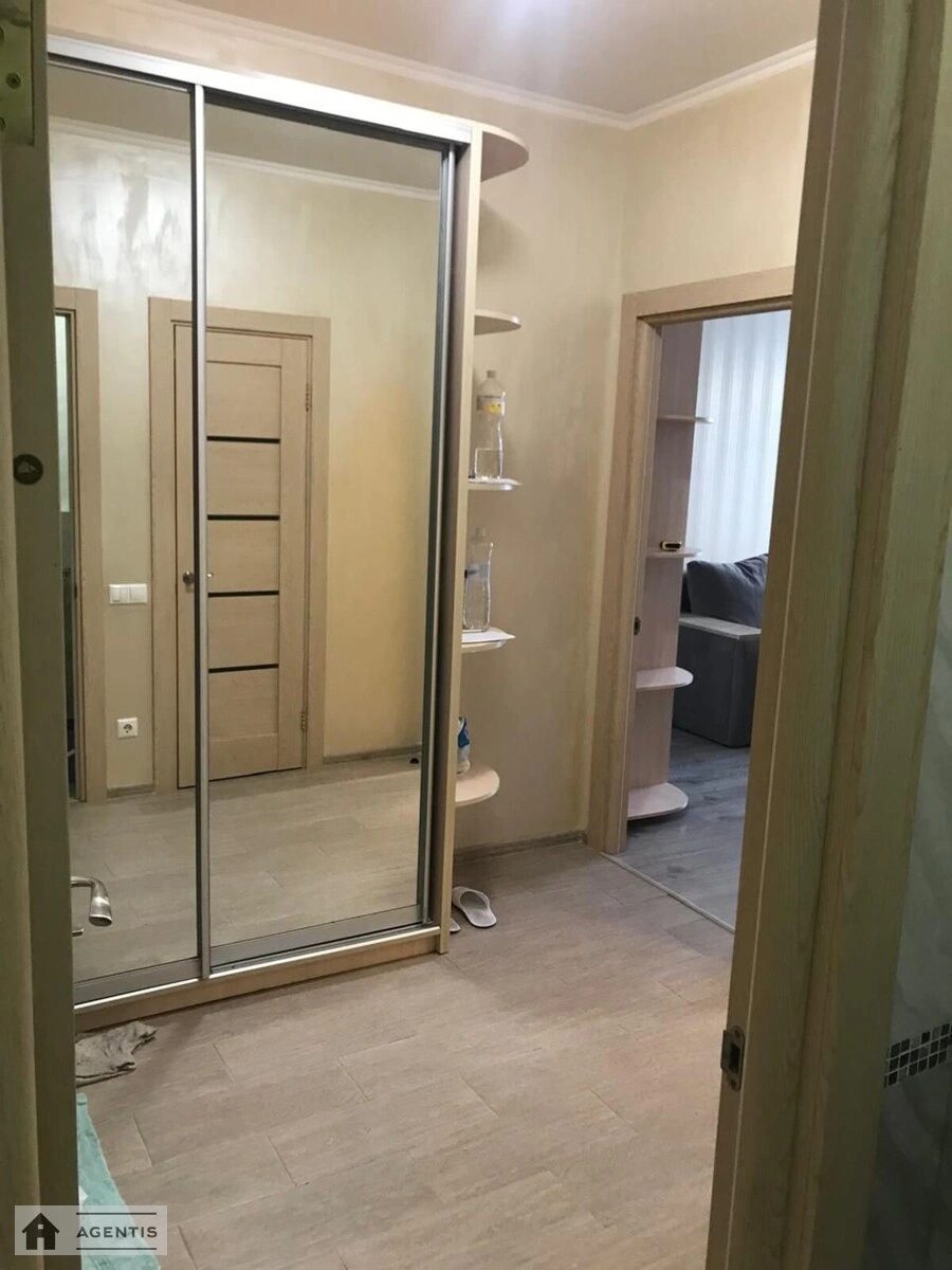 Здам квартиру 1 кімната, 40 m², 8 пов./9 поверхів. Регенераторна, Київ. 