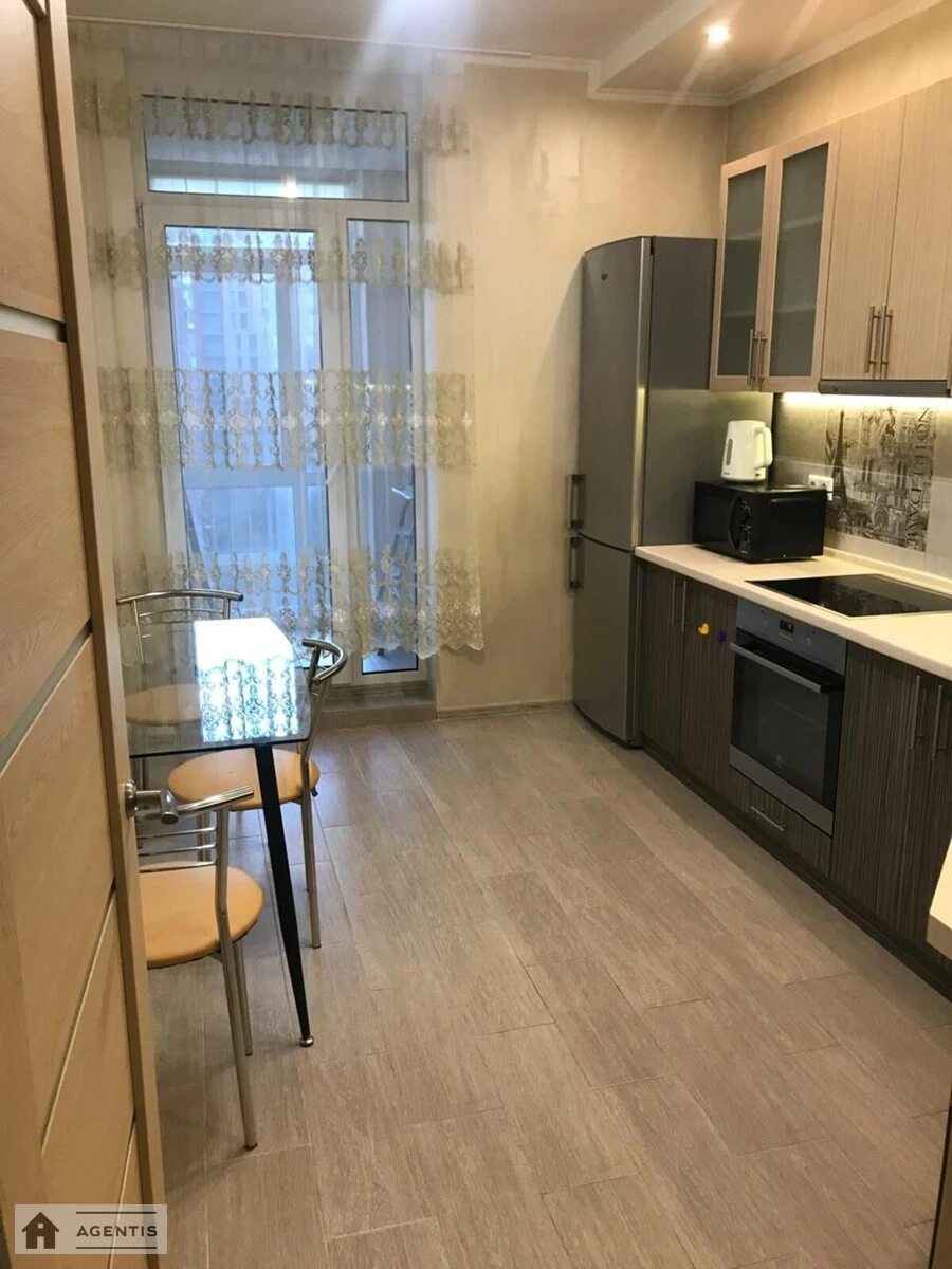 Apartment for rent 1 room, 40 m², 8th fl./9 floors. Regeneratorna, Kyiv. 