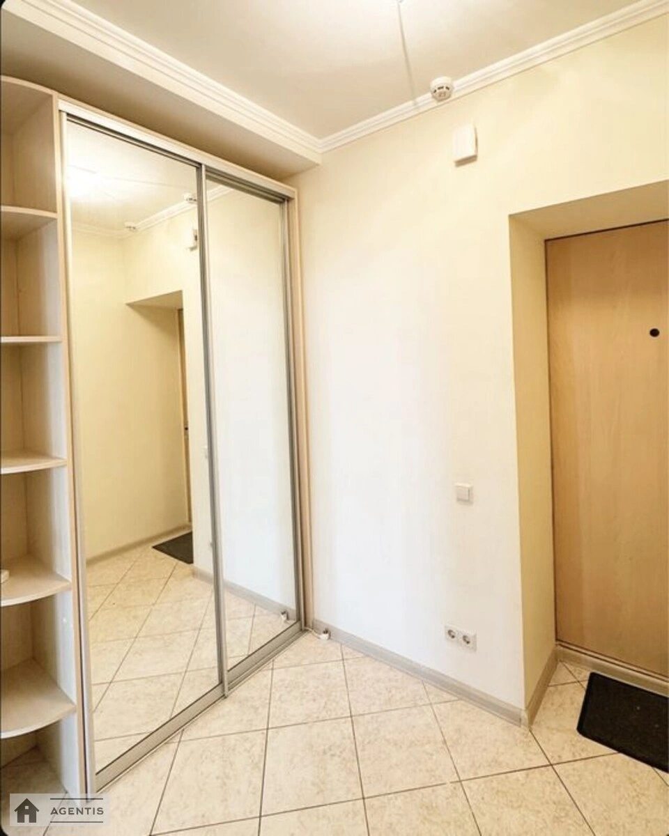 Сдам квартиру 1 комната, 49 m², 10 эт./15 этажей. Днепровский район, Киев. 