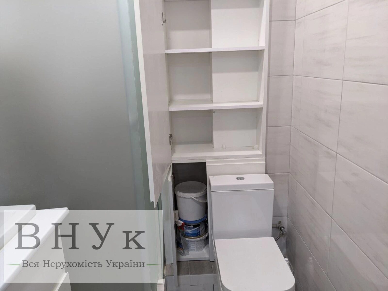 Продажа квартиры 2 комнаты, 67 m², 3 эт./4 этажа. Пирогова вул., Тернополь. 