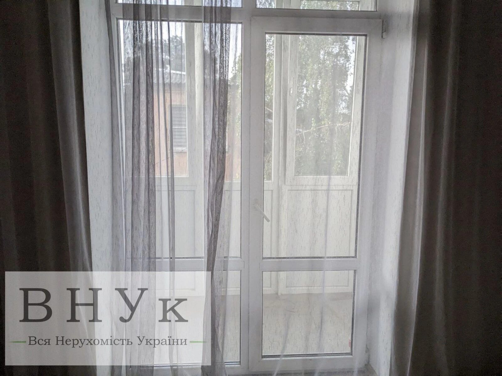 Apartments for sale 2 rooms, 67 m², 3rd fl./4 floors. Pyrohova vul., Ternopil. 