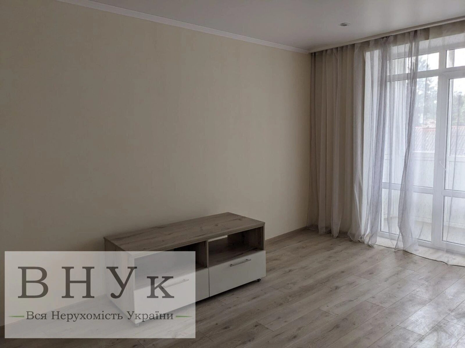 Продажа квартиры 2 комнаты, 67 m², 3 эт./4 этажа. Пирогова вул., Тернополь. 