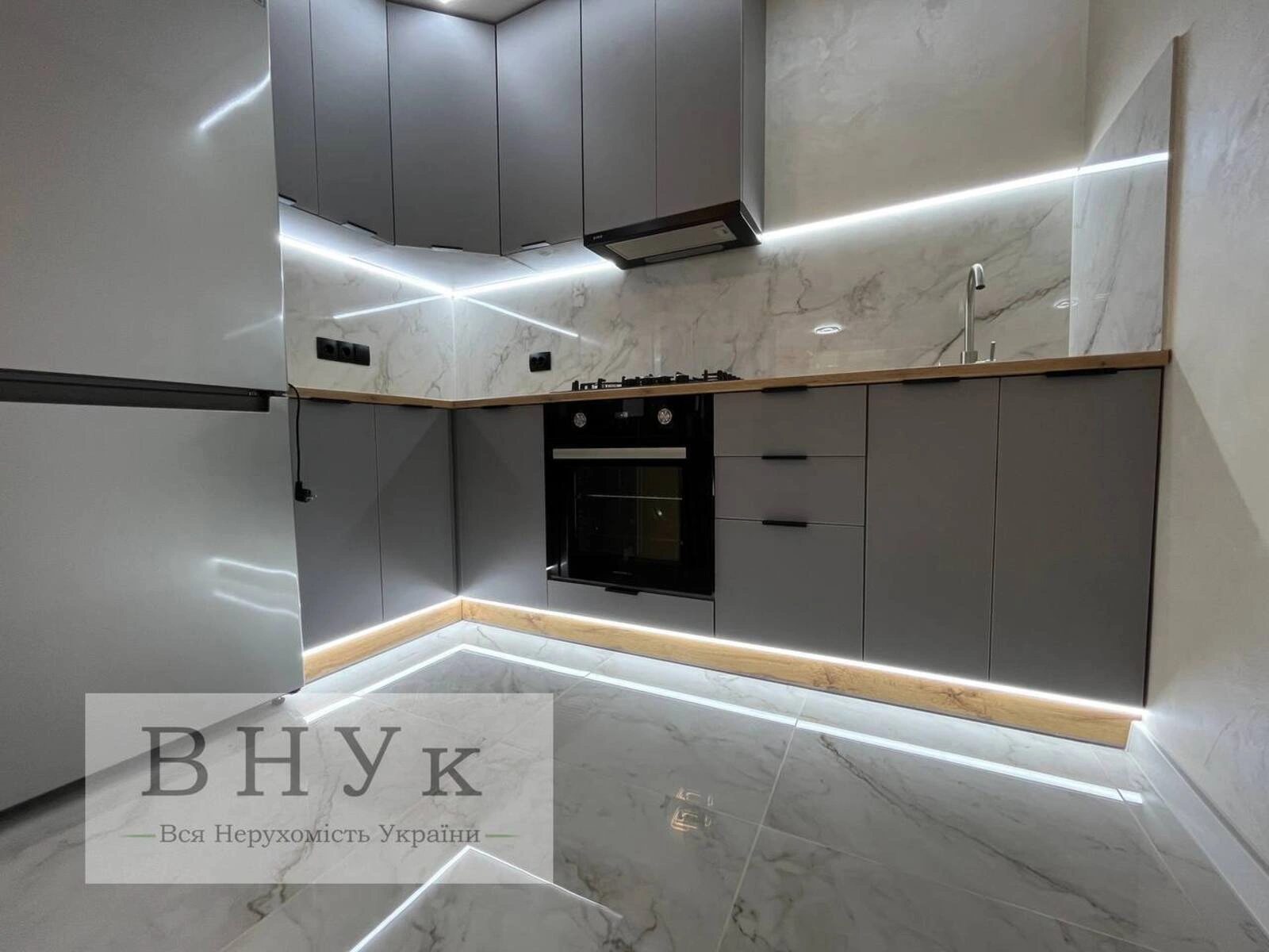 Продаж квартири 2 кімнати, 55 m², 3 пов./11 поверхів. Київська вул., Тернопіль. 