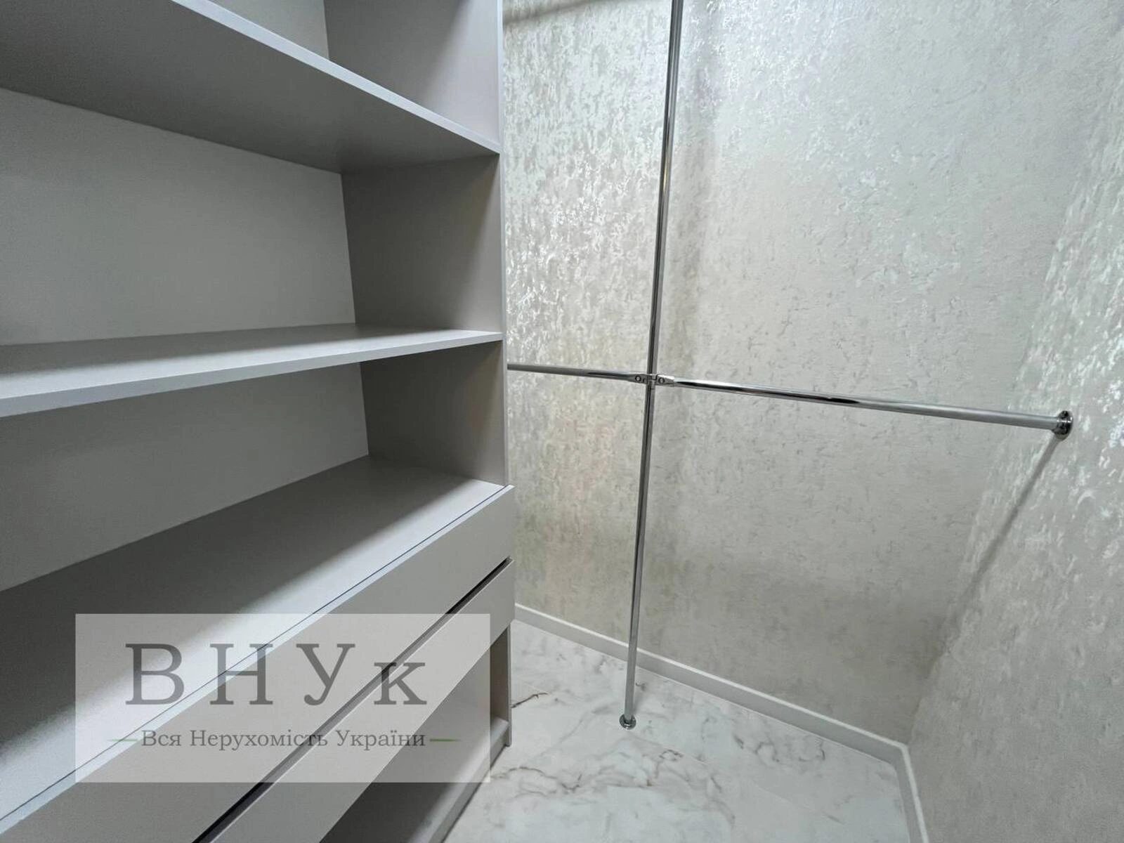 Продаж квартири 2 кімнати, 55 m², 3 пов./11 поверхів. Київська вул., Тернопіль. 