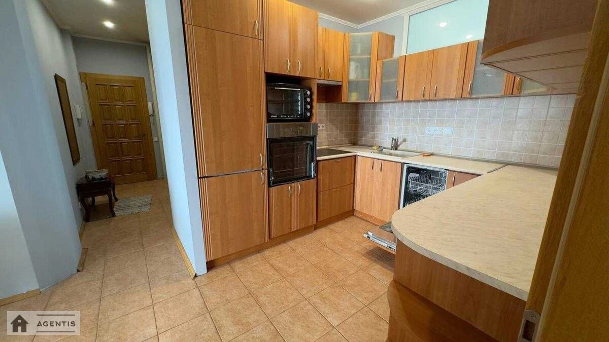 Сдам квартиру 2 комнаты, 84 m², 9 эт./9 этажей. 44, Сечевых Стрельцов 44, Киев. 