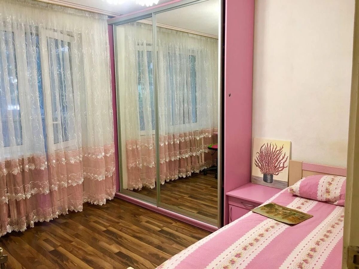 Здам квартиру 2 кімнати, 47 m², 4 пов./16 поверхів. 21, Голосіївський 21, Київ. 