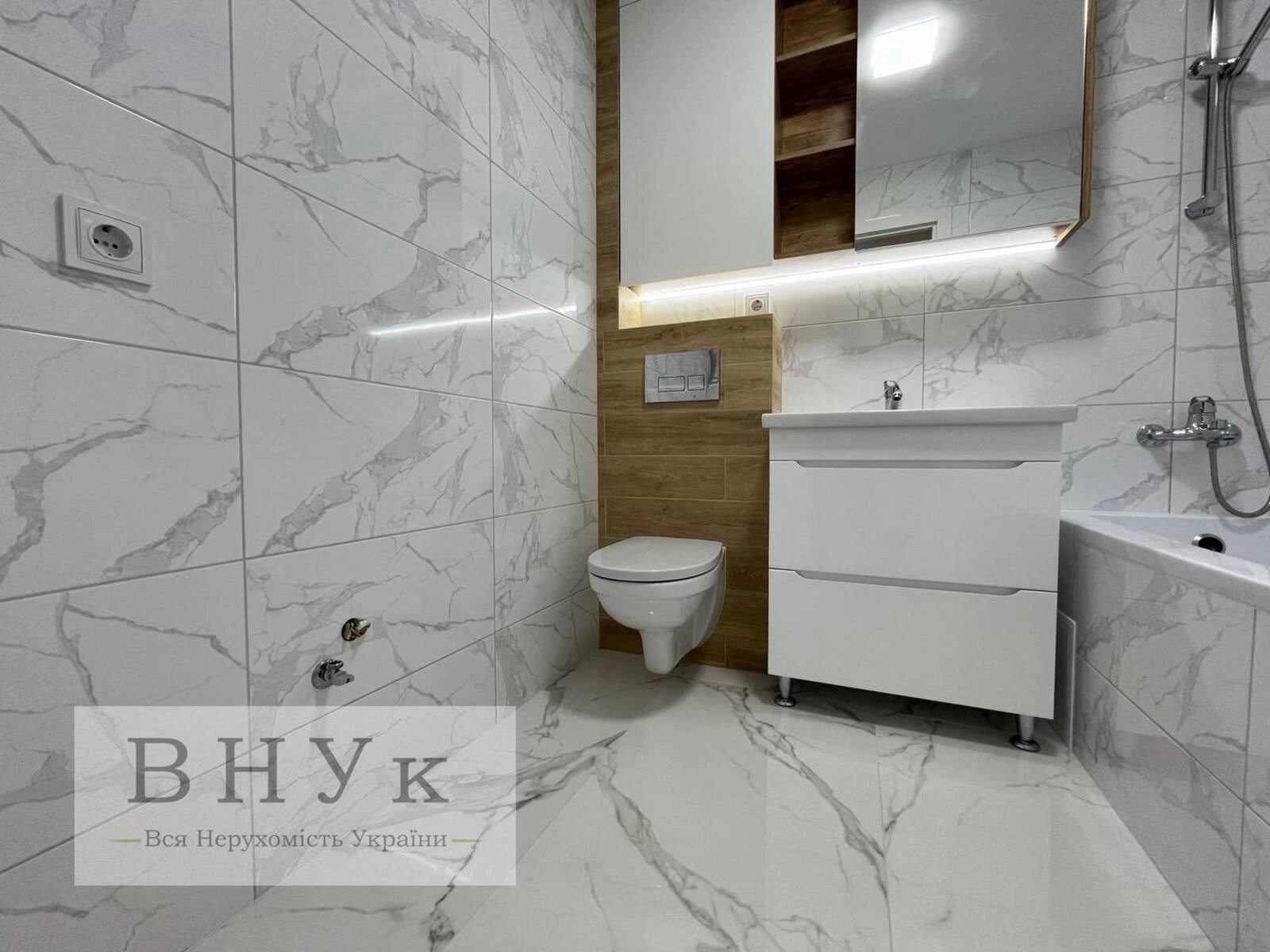 Продаж квартири 2 кімнати, 55 m², 2 пов./11 поверхів. Злуки пр., Тернопіль. 