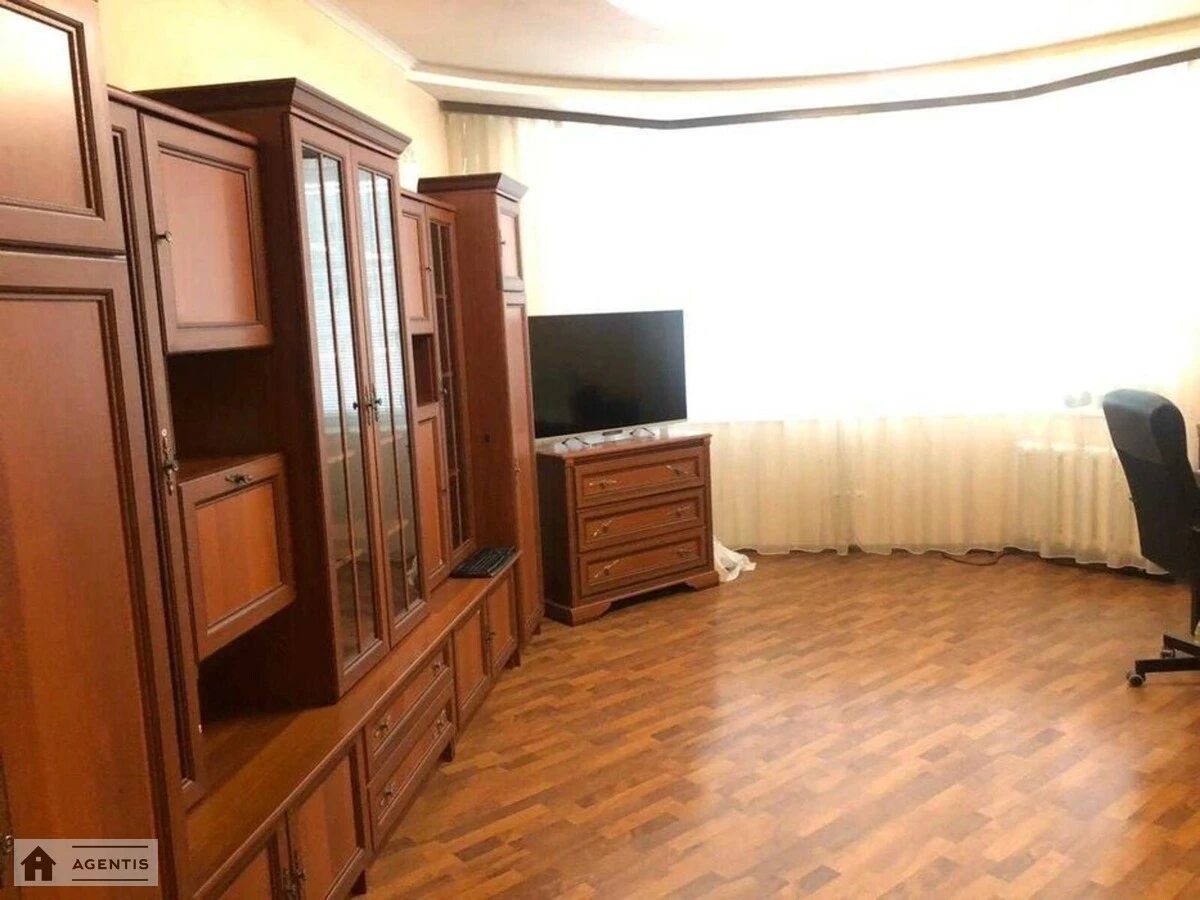 Apartment for rent 2 rooms, 72 m², 10th fl./24 floors. 10, Mykoly Bazhana prosp., Kyiv. 