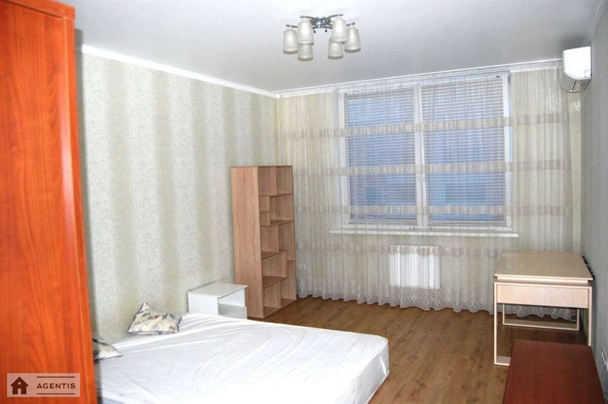 Здам квартиру 1 кімната, 50 m², 5 пов./9 поверхів. 1, Свободи 1, Київ. 