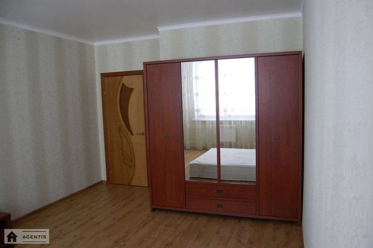 Apartment for rent 1 room, 50 m², 5th fl./9 floors. 1, Svobody 1, Kyiv. 