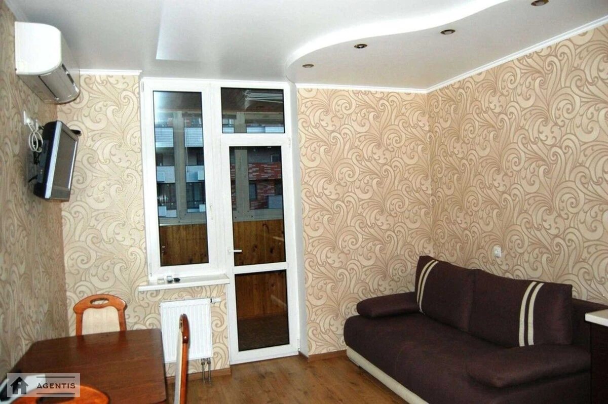 Apartment for rent 1 room, 50 m², 5th fl./9 floors. 1, Svobody 1, Kyiv. 