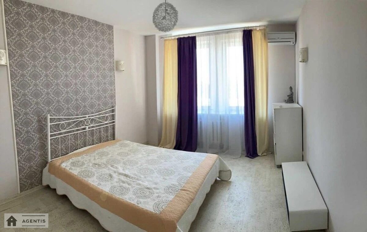 Сдам квартиру 3 комнаты, 100 m², 11 эт./22 этажа. 10, Миколи Бажана просп., Киев. 