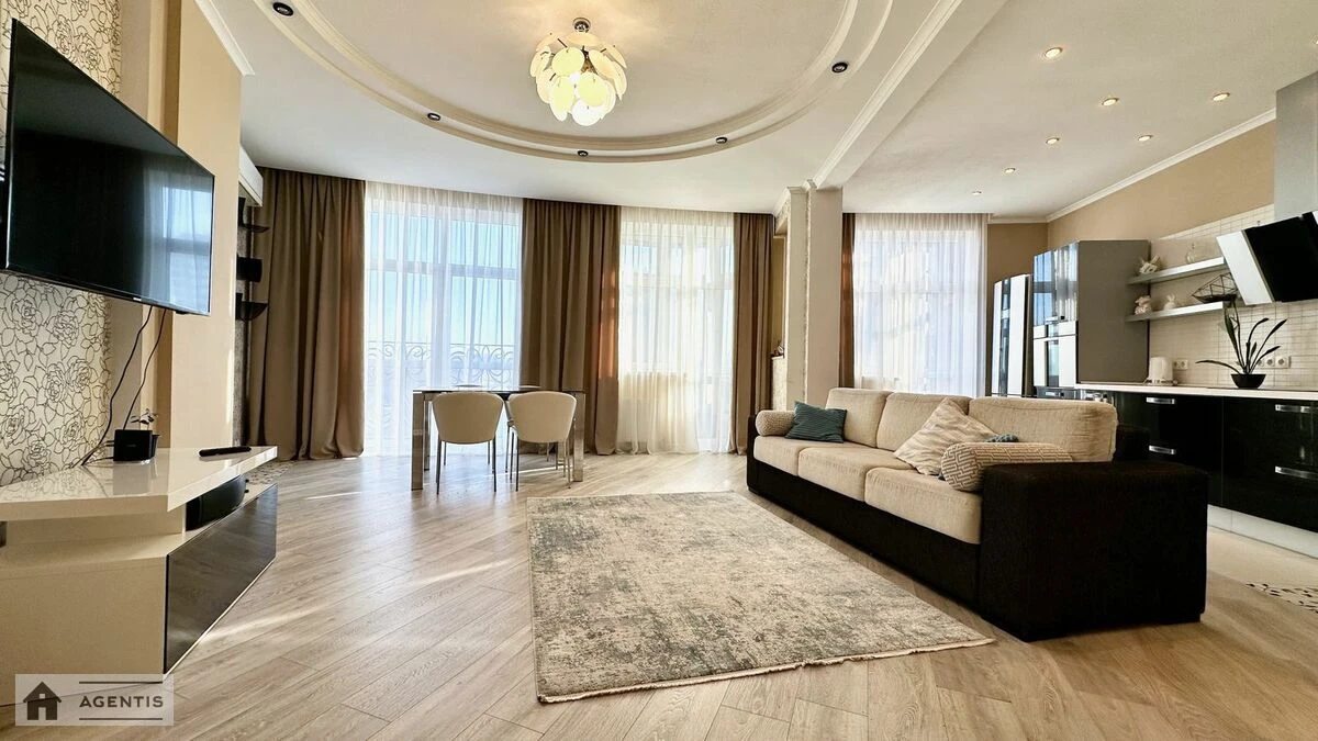 Сдам квартиру 3 комнаты, 108 m², 14 эт./22 этажа. 32, Євгена Коновальця вул. (Щорса), Киев. 