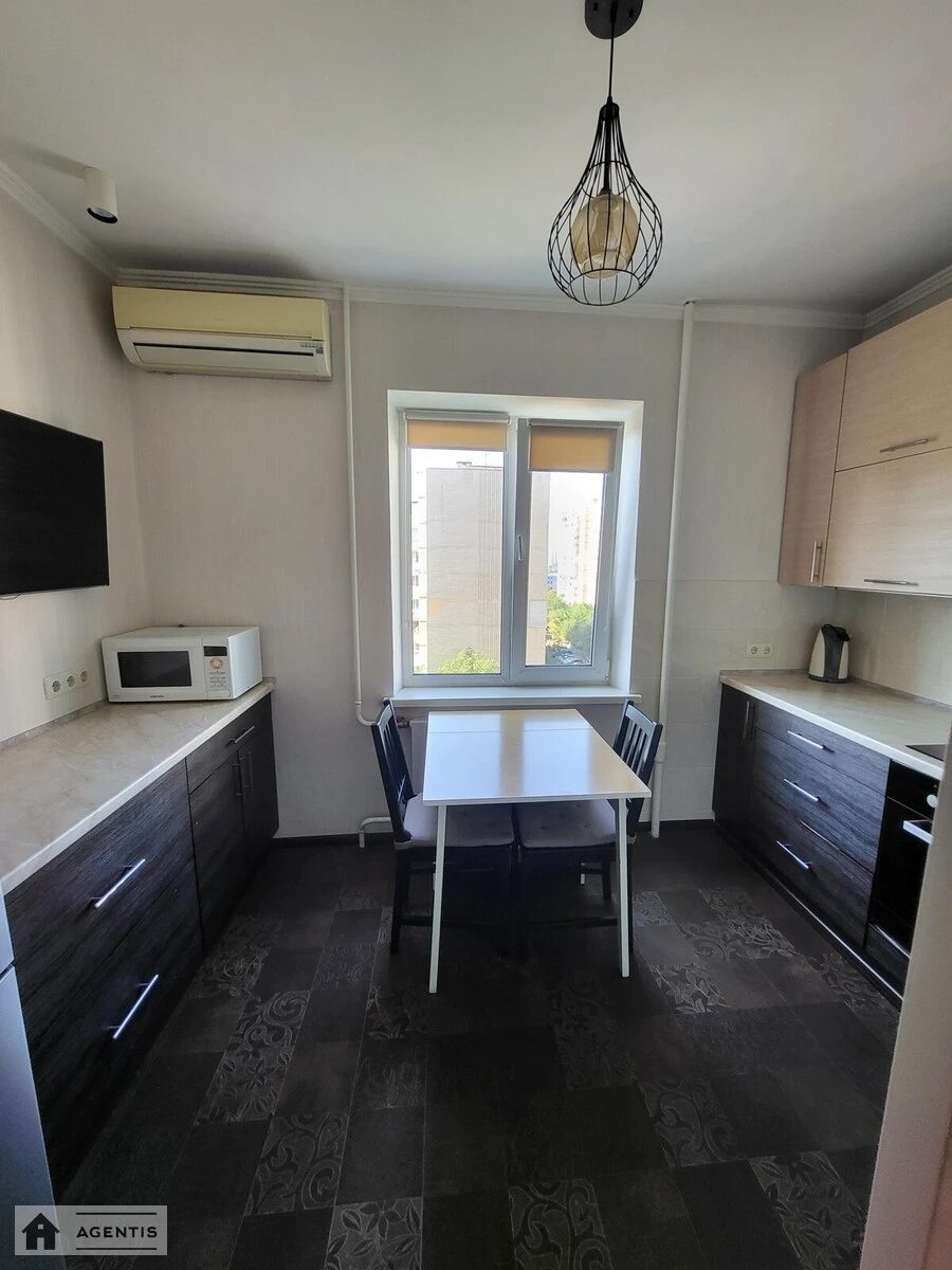 Сдам квартиру 1 комната, 43 m², 7 эт./16 этажей. 13, Академіка Палладіна просп., Киев. 