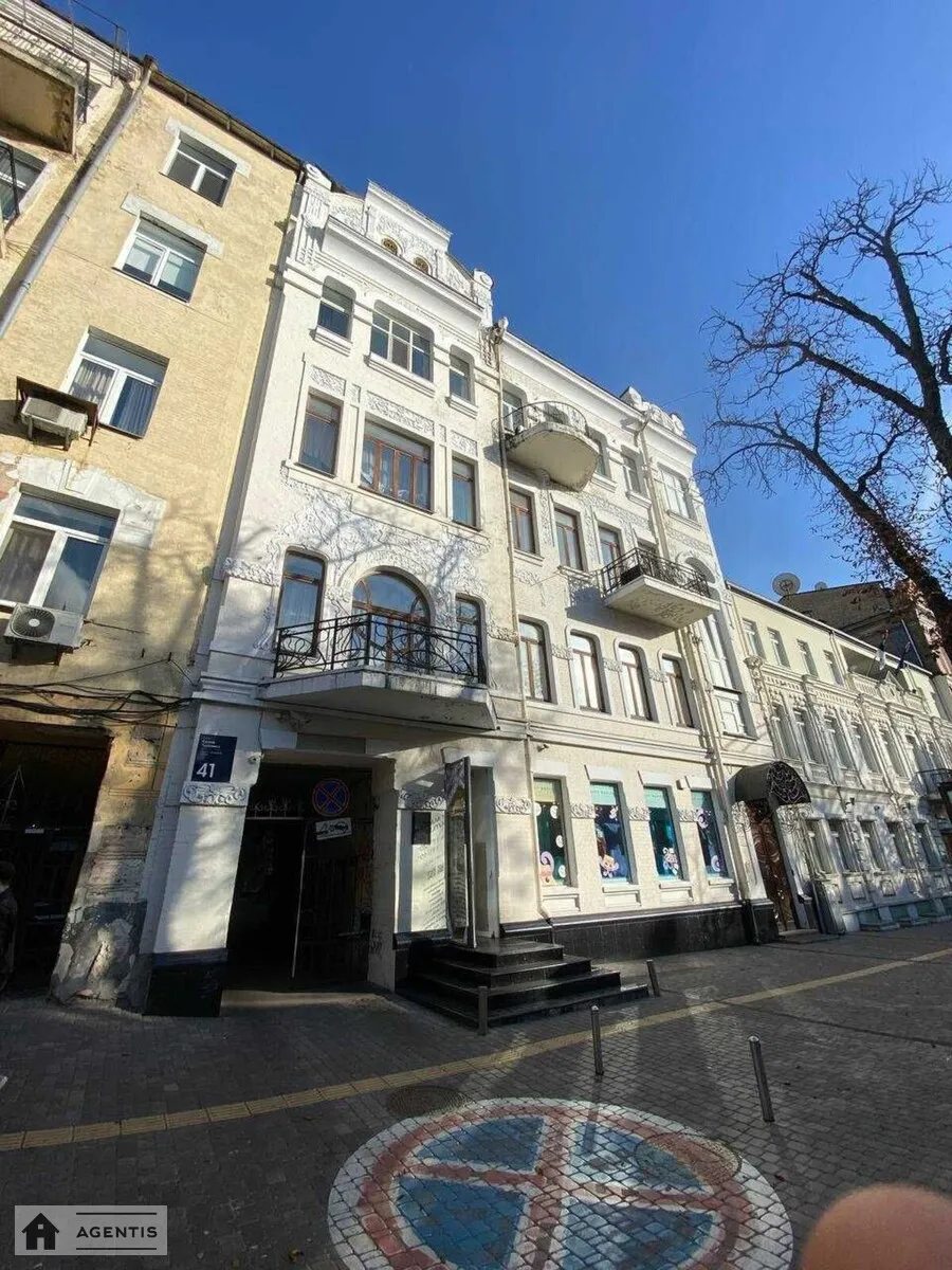 Здам квартиру 3 кімнати, 65 m², 2 пов./4 поверхи. 41, Євгена Чикаленка вул. (Пушкінська), Київ. 