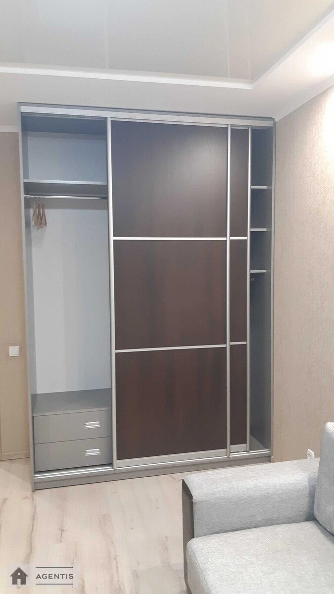 Здам квартиру 1 кімната, 40 m², 14 пов./16 поверхів. 23, Анатолія Петрицького вул., Київ. 