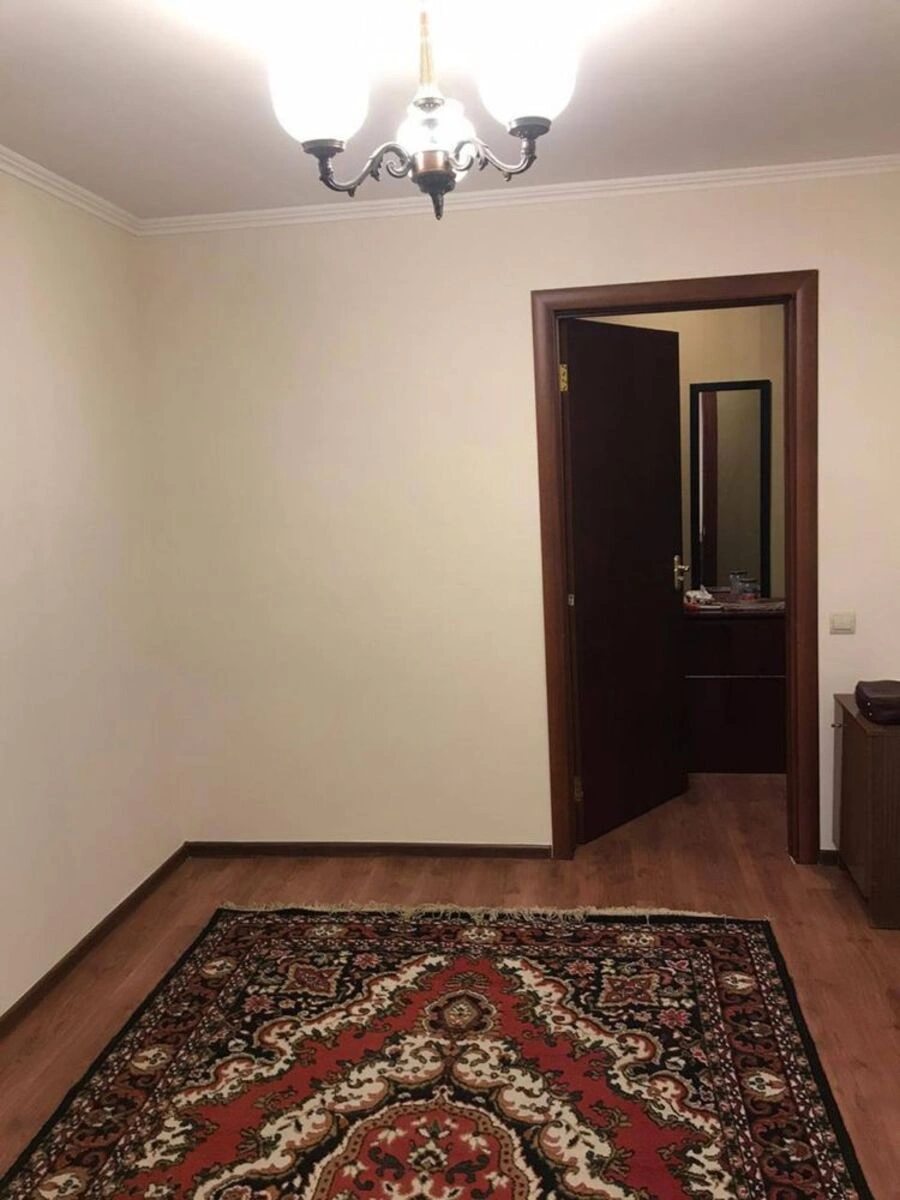 Apartments for sale 1 room, 29 m², 1st fl./5 floors. 61, Akademyka Vernadskoho bulv., Kyiv. 