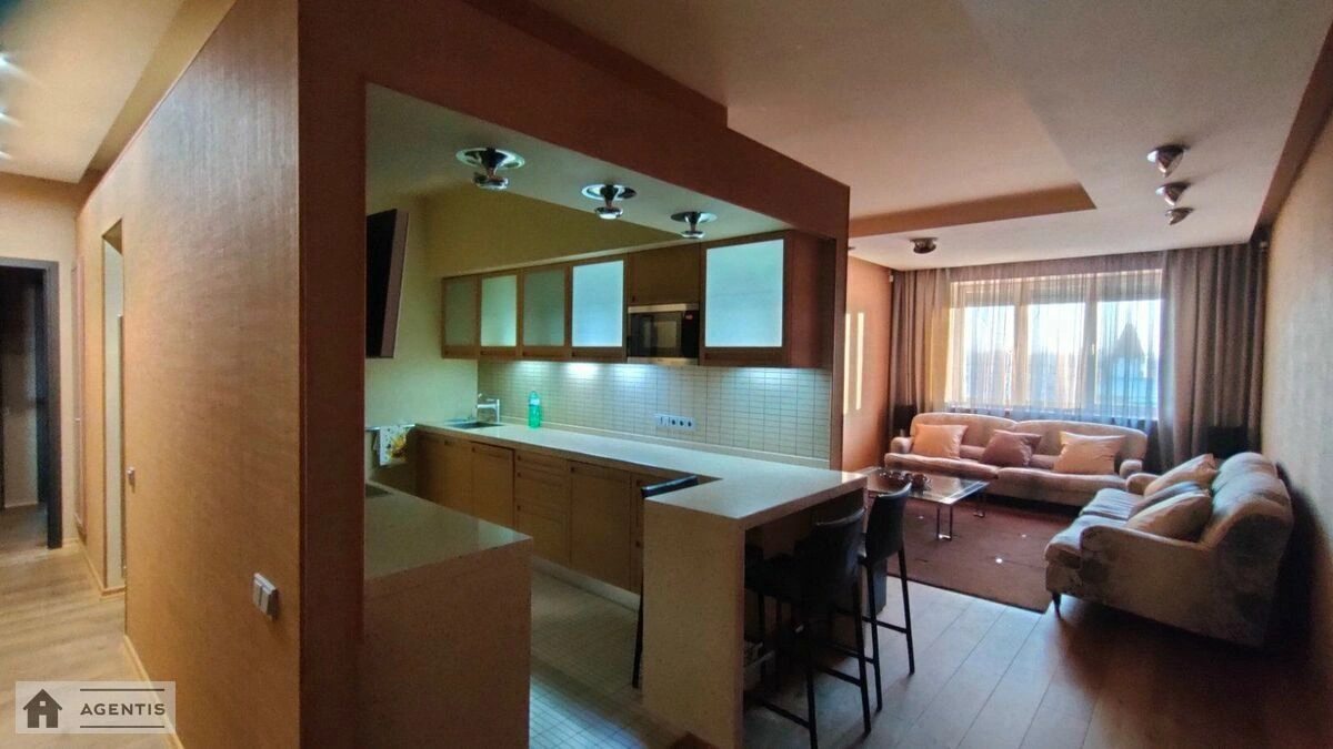 Сдам квартиру 3 комнаты, 156 m², 15 эт./16 этажей. 10, Володимира Івасюка просп. (Героїв Сталінграда), Киев. 