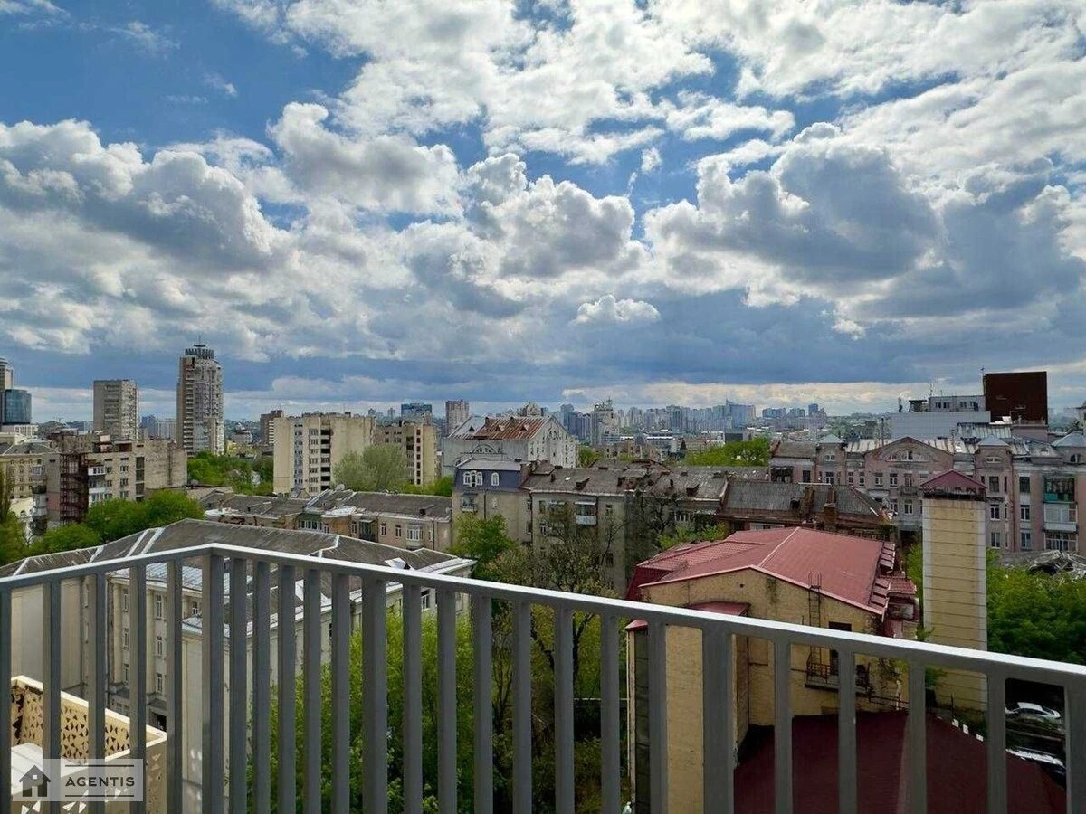 Сдам квартиру 2 комнаты, 45 m², 7 эт./7 этажей. 15, Бульварно-Кудрявська вул. (Воровського), Киев. 