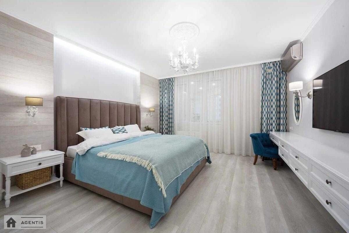 Сдам квартиру 3 комнаты, 136 m², 8 эт./18 этажей. 14, Миколи Руденка бульв. (Кольцова), Киев. 