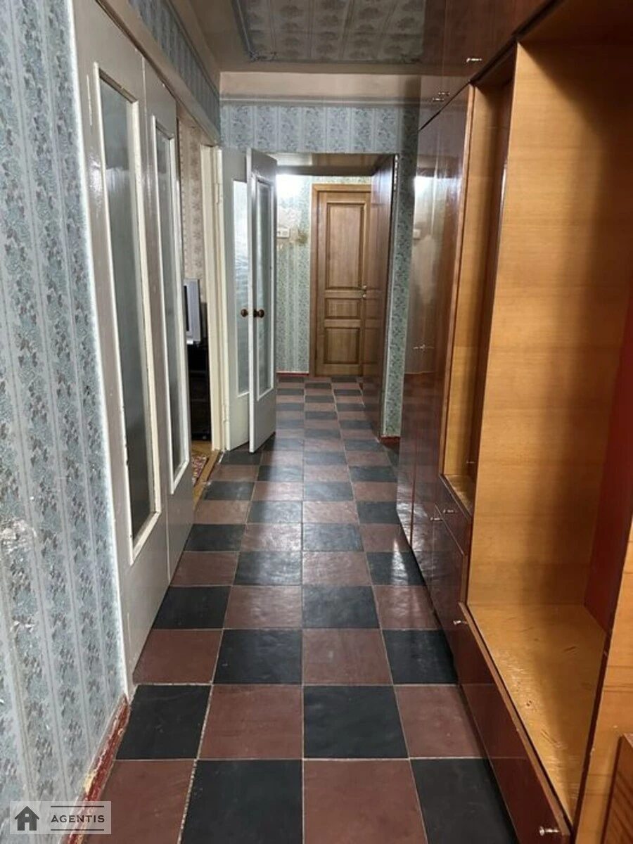 Сдам квартиру 3 комнаты, 65 m², 3 эт./9 этажей. Дарницкий район, Киев. 