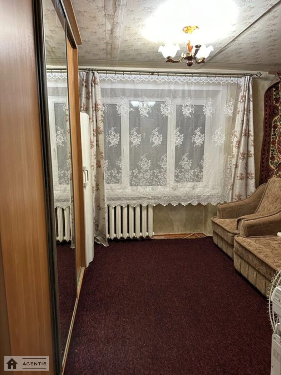 Здам квартиру 3 кімнати, 65 m², 3 пов./9 поверхів. Дарницький район, Київ. 