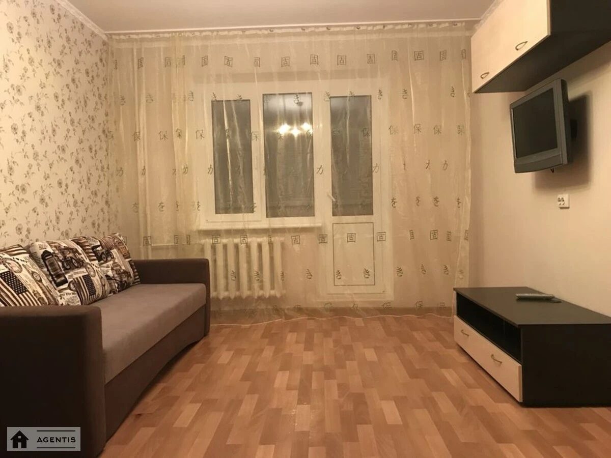 Сдам квартиру 1 комната, 44 m², 7 эт./18 этажей. Дарницкий район, Киев. 