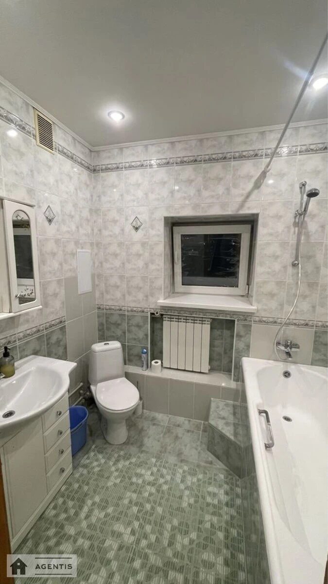 Сдам квартиру 3 комнаты, 100 m², 12 эт./14 этажей. 7, Олександра Кошиця вул., Киев. 