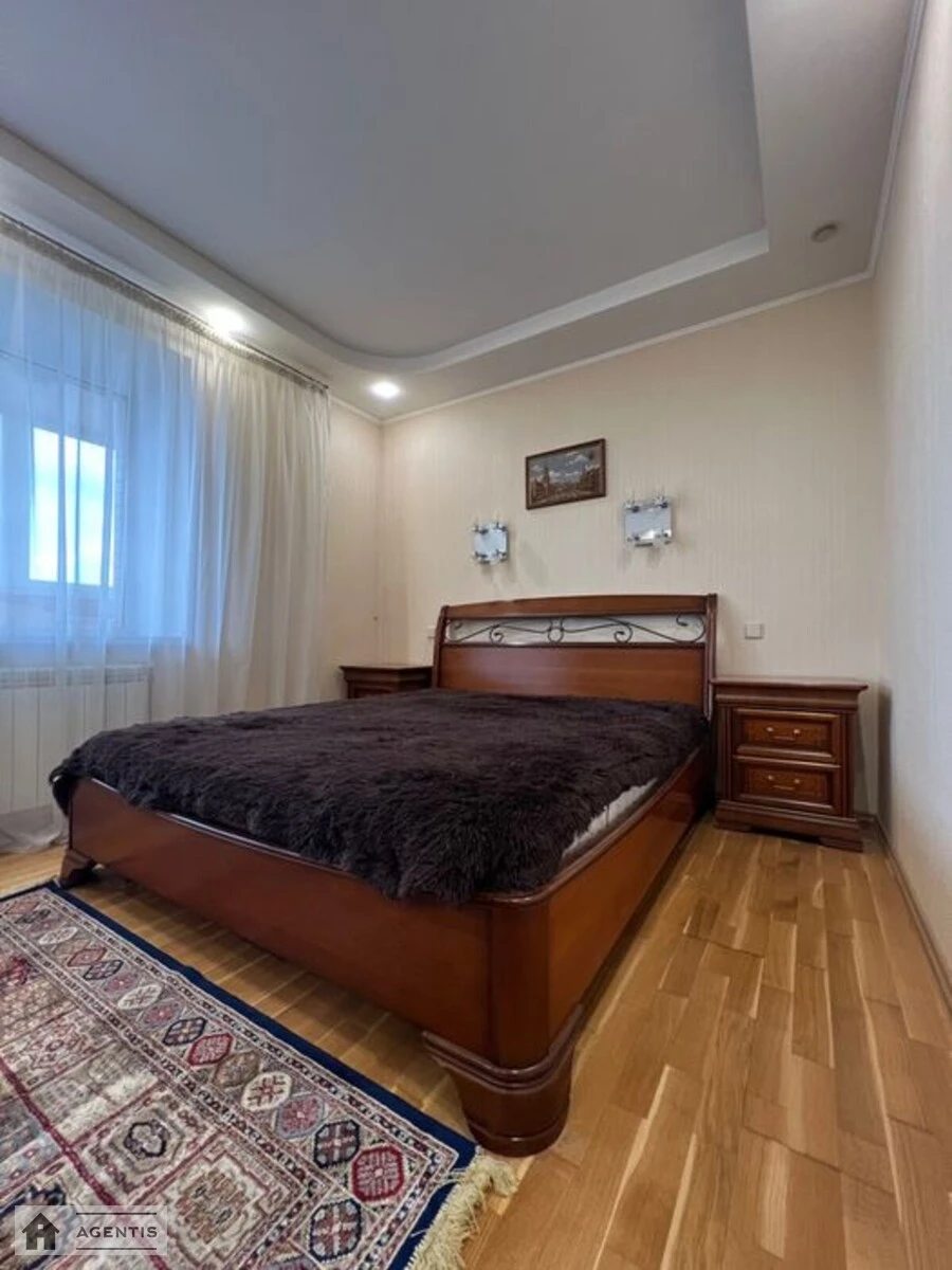 Сдам квартиру 2 комнаты, 114 m², 16 эт./16 этажей. 15, Вавиловых 15, Киев. 