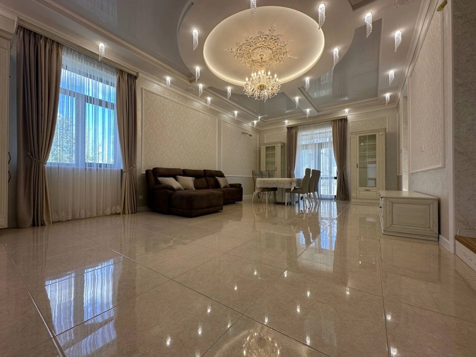 Продаж будинку 198 m², 2 поверхи. Овідіопольська вул , Одеса. 