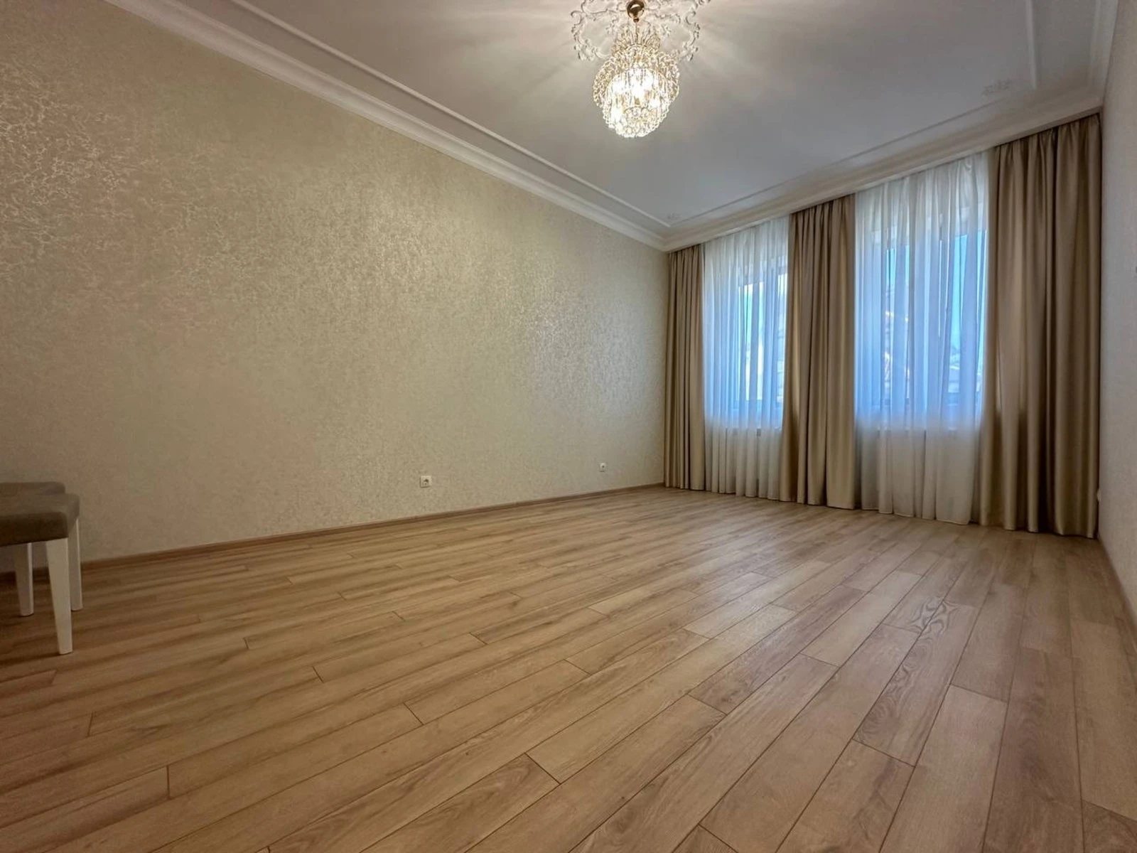 Продаж будинку 198 m², 2 поверхи. Овідіопольська вул , Одеса. 