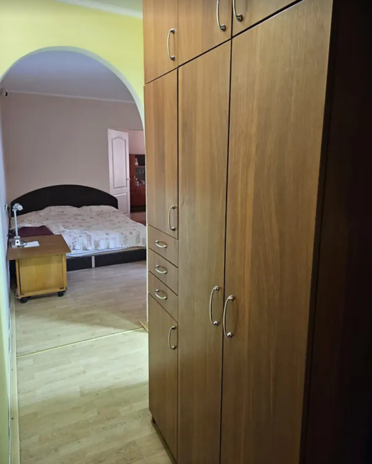 Apartments for sale 2 rooms, 43 m², 2nd fl./4 floors. Центр, Ternopil. 