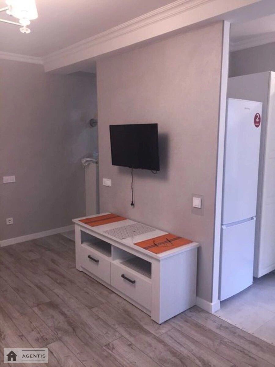 Здам квартиру 2 кімнати, 46 m², 5 пов./5 поверхів. 10, Шамрило , Київ. 