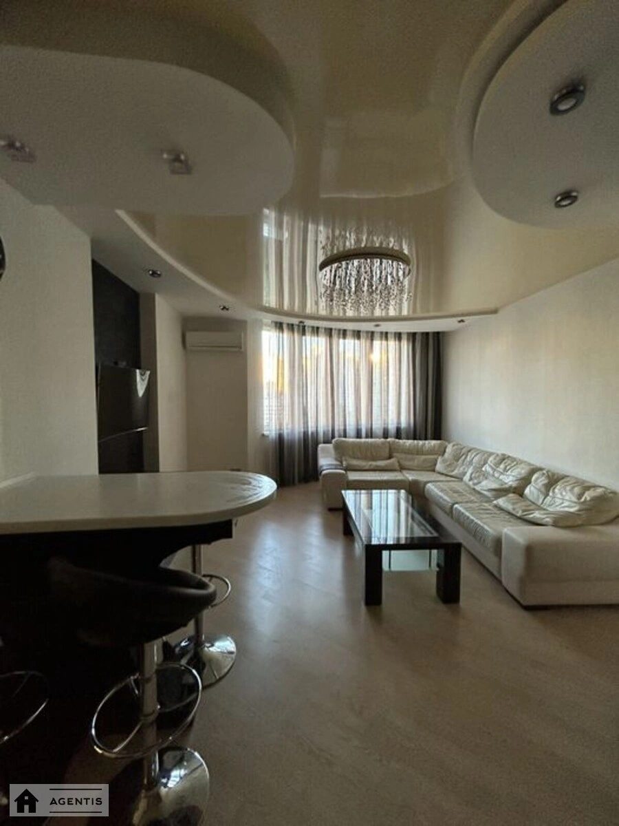 Apartment for rent 3 rooms, 120 m², 9th fl./22 floors. Dniprovs'ka embankment, Kyiv. 