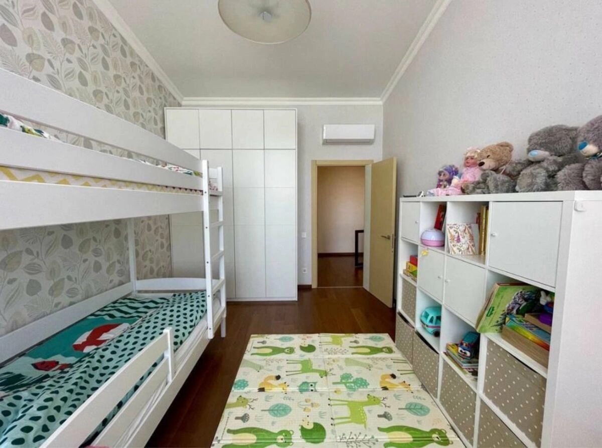 Здам квартиру 3 кімнати, 94 m², 13 пов./14 поверхів. Нивська вул., Київ. 