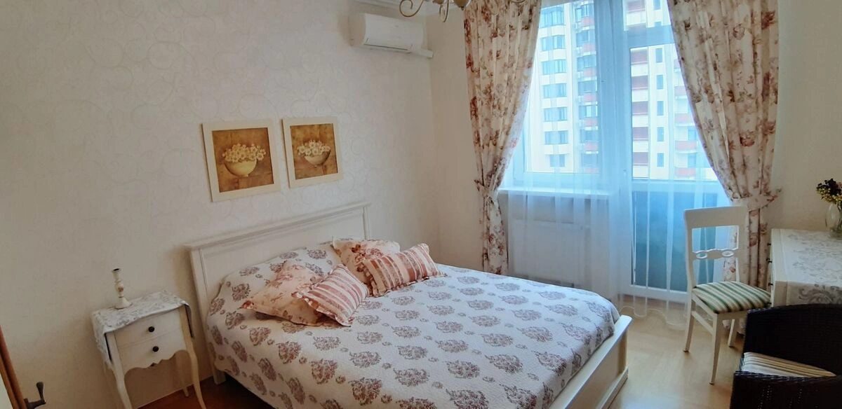 Apartment for rent 2 rooms, 80 m², 5th fl./11 floors. 73, Yuliyi Zdanovskoyi vul. Mykhayla Lomonosova, Kyiv. 