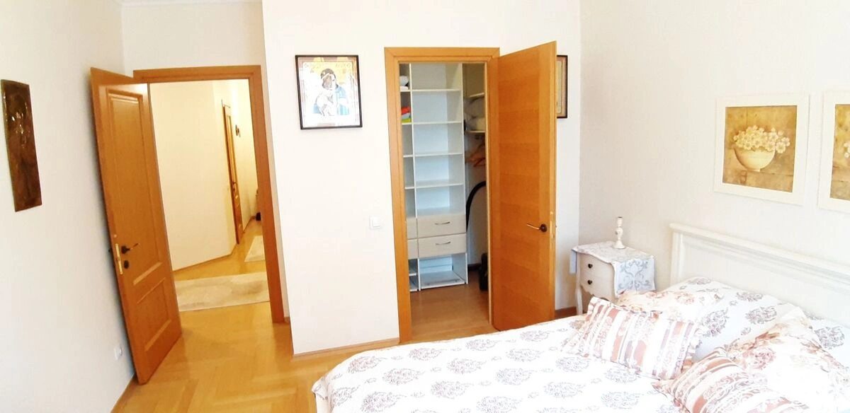 Сдам квартиру 2 комнаты, 80 m², 5 эт./11 этажей. 73, Юлії Здановської вул. (Михайла Ломоносова), Киев. 