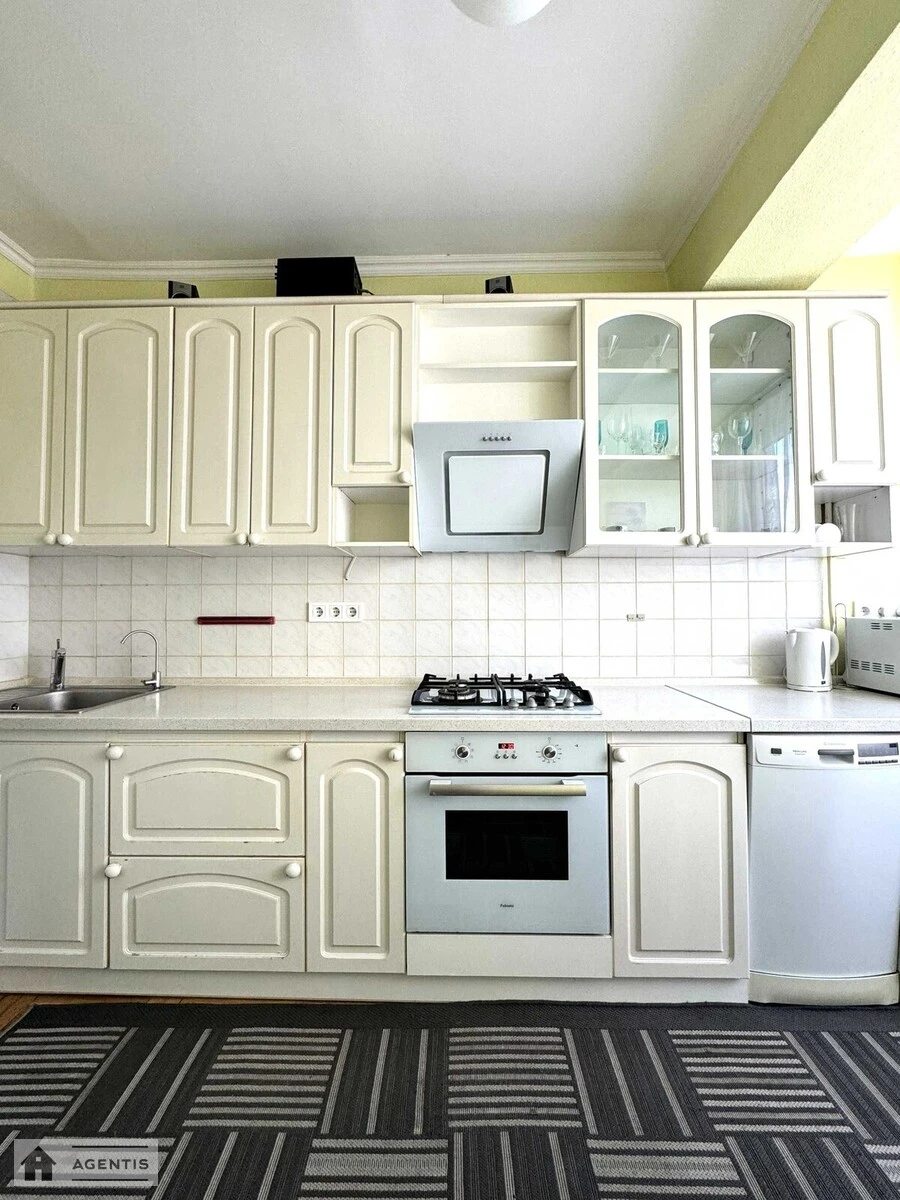 Apartment for rent 2 rooms, 67 m², 5th fl./9 floors. 58, Povitryanykh Syl prosp. Povitroflotskyy, Kyiv. 