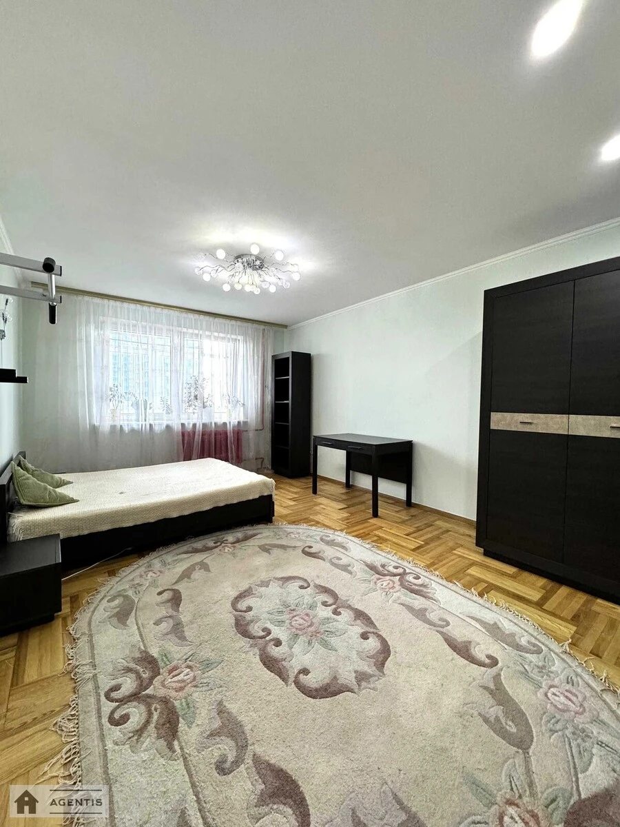 Apartment for rent 2 rooms, 67 m², 5th fl./9 floors. 58, Povitryanykh Syl prosp. Povitroflotskyy, Kyiv. 