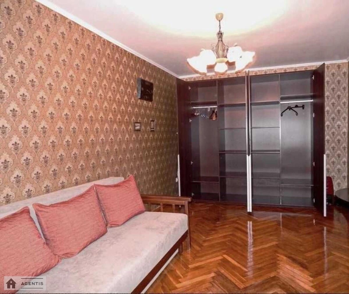 Сдам квартиру 1 комната, 33 m², 3 эт./9 этажей. 3, Миколи Лєскова вул., Киев. 