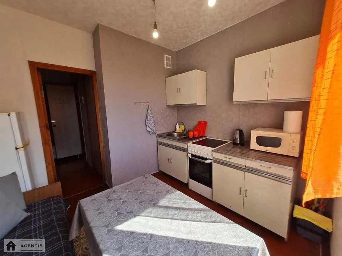 Сдам квартиру 2 комнаты, 55 m², 4 эт./12 этажей. 26, Героев Днепра 26, Киев. 