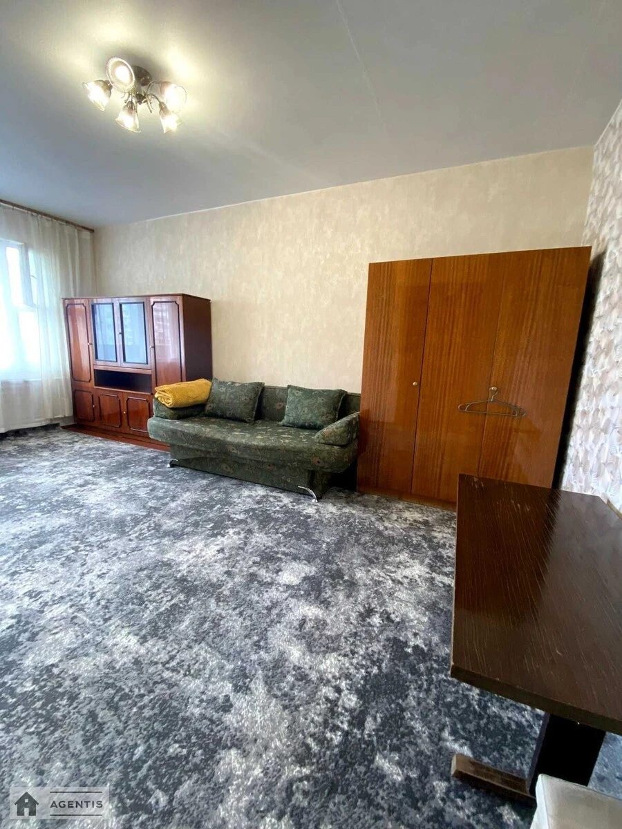 Здам квартиру 2 кімнати, 55 m², 4 пов./12 поверхів. 26, Героїв Дніпра 26, Київ. 