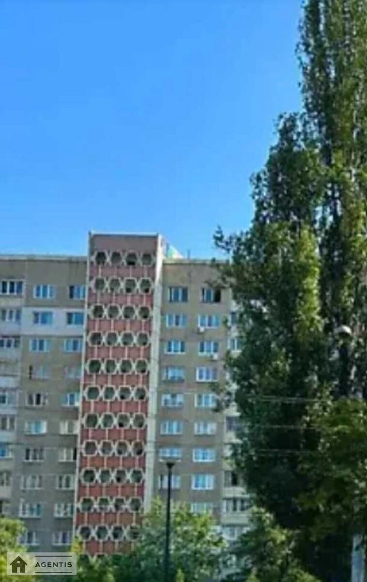 Здам квартиру 2 кімнати, 55 m², 4 пов./12 поверхів. 26, Героїв Дніпра 26, Київ. 