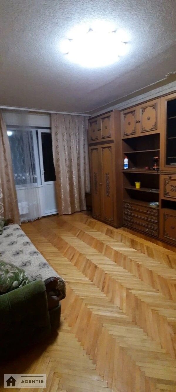 Сдам квартиру 2 комнаты, 53 m², 8 эт./9 этажей. 5, Миколи Бажана просп., Киев. 