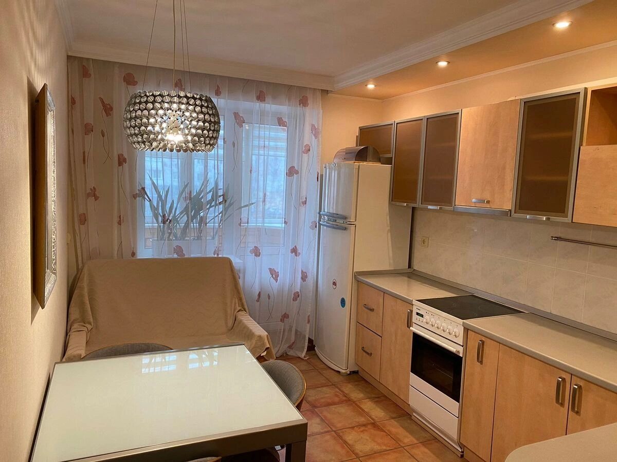 Сдам квартиру 2 комнаты, 69 m², 2 эт./10 этажей. 17, Академіка Вільямса вул. (Степана Рудницького), Киев. 