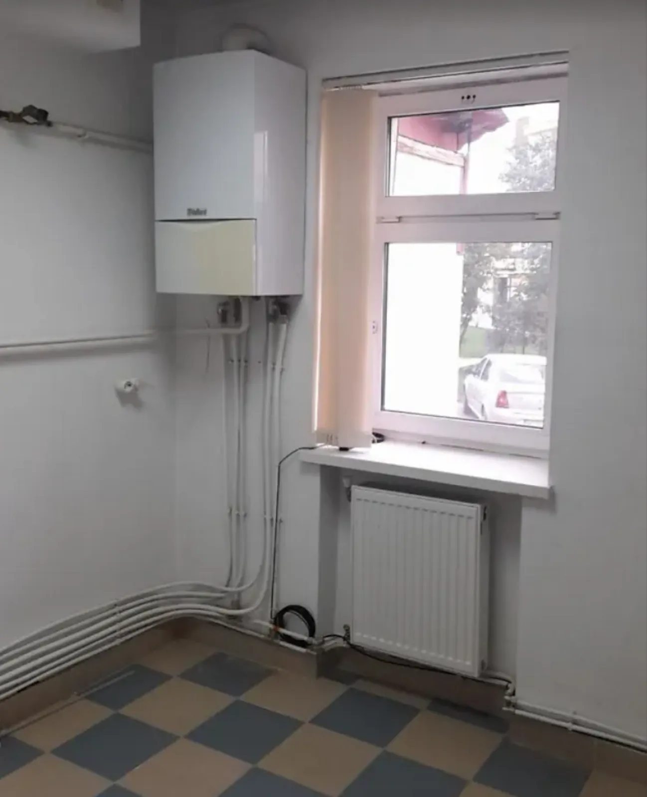 Продам нерухомість під комерцію 83 m², 2 пов./10 поверхів. Дружба, Тернопіль. 