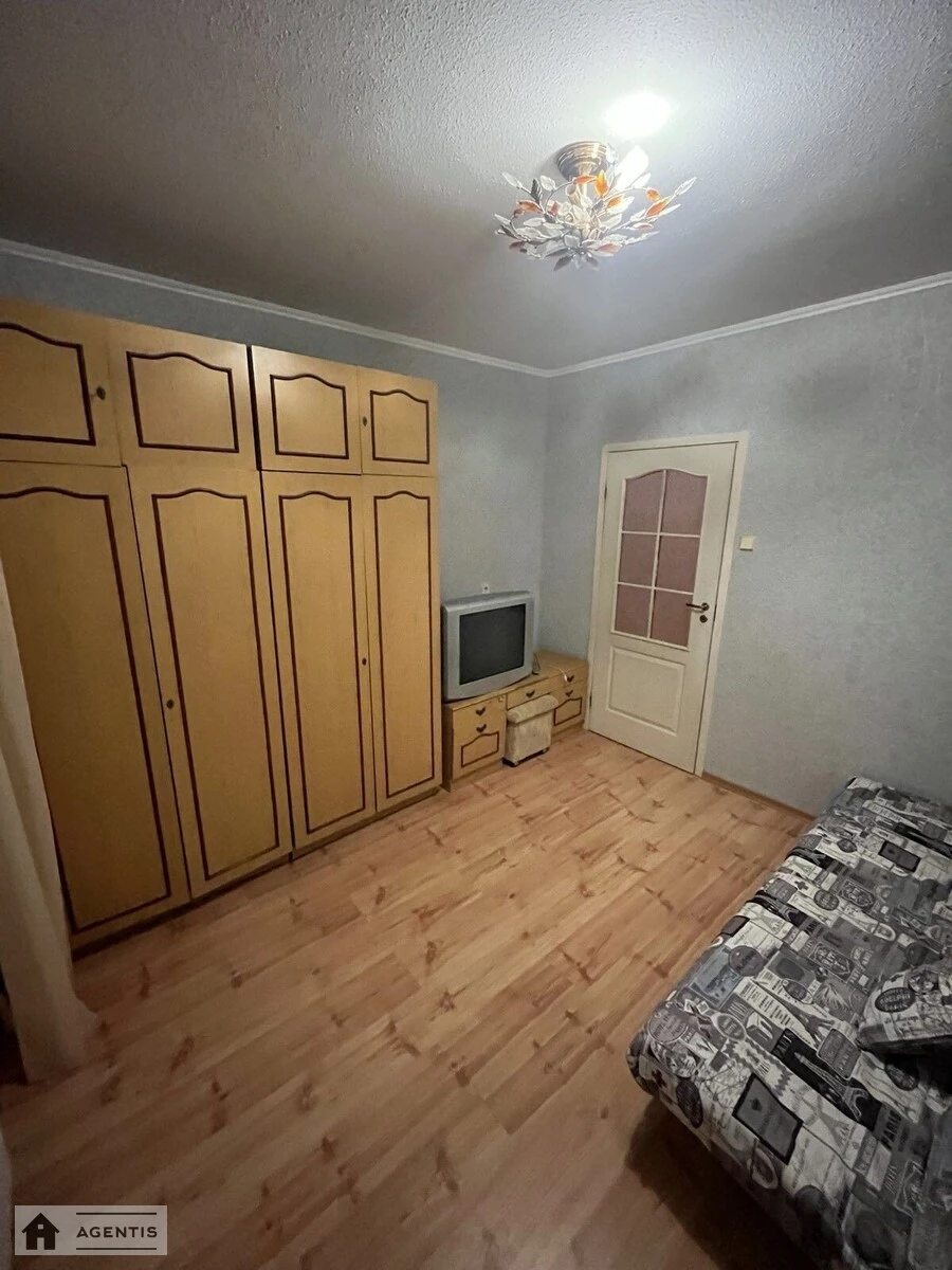 Сдам квартиру 3 комнаты, 78 m², 10 эт./16 этажей. 52, Червоної Калини просп. (Володимира Маяковського), Киев. 