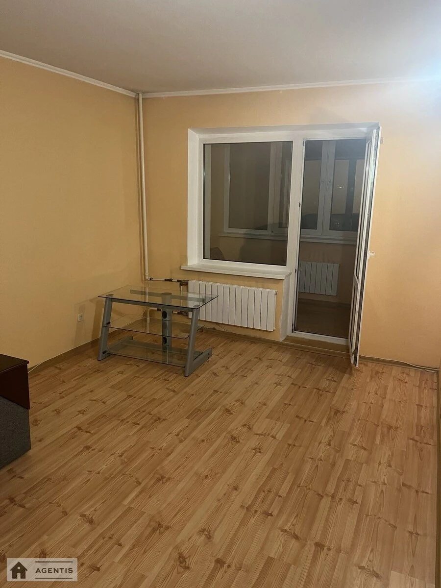 Сдам квартиру 3 комнаты, 78 m², 10 эт./16 этажей. 52, Червоної Калини просп. (Володимира Маяковського), Киев. 