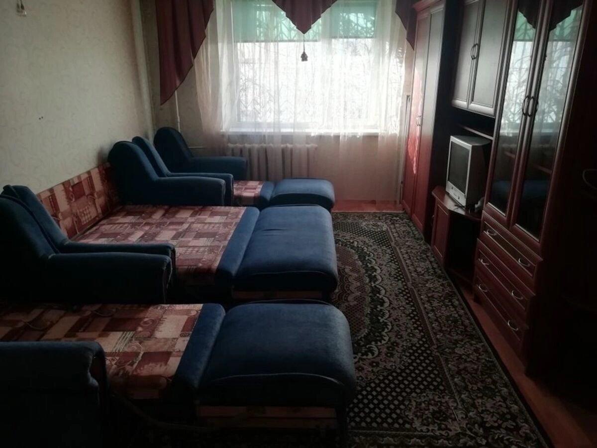 Сдам квартиру 2 комнаты, 54 m², 1 эт./16 этажей. 39, Алматинська вул., Киев. 